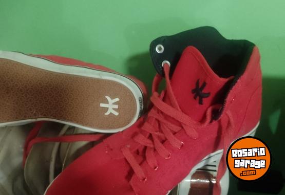Indumentaria - Zapatillas tipo botitas - En Venta