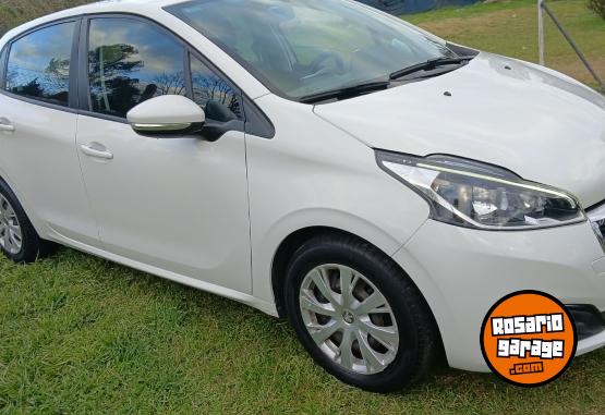 Autos - Peugeot 208 active 2018 Nafta 117000Km - En Venta