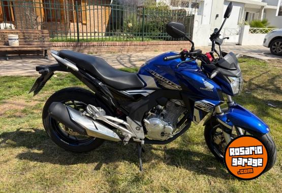 Motos - Honda Twister 250 2022 Nafta 813Km - En Venta