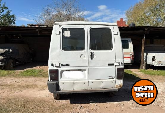 Utilitarios - Renault 1994 larga 1994 Nafta 1Km - En Venta