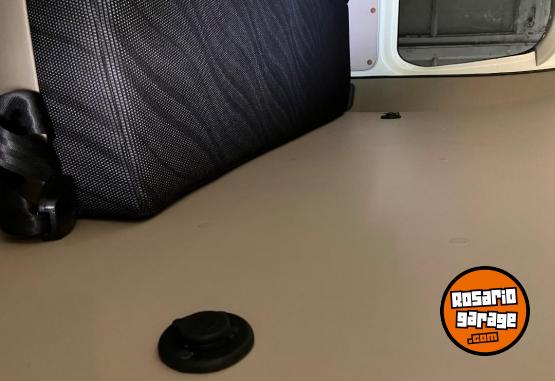 Utilitarios - Toyota Hiace 2022 Diesel 17000Km - En Venta