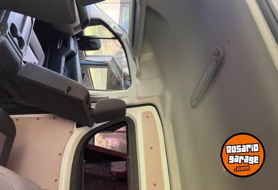 Utilitarios - Toyota Hiace 2022 Diesel 17000Km - En Venta