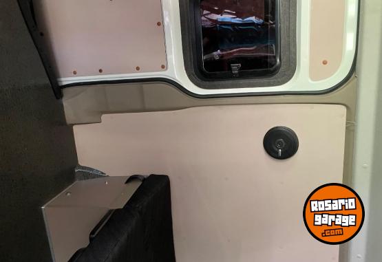 Utilitarios - Toyota Hiace 2022 Diesel 17000Km - En Venta