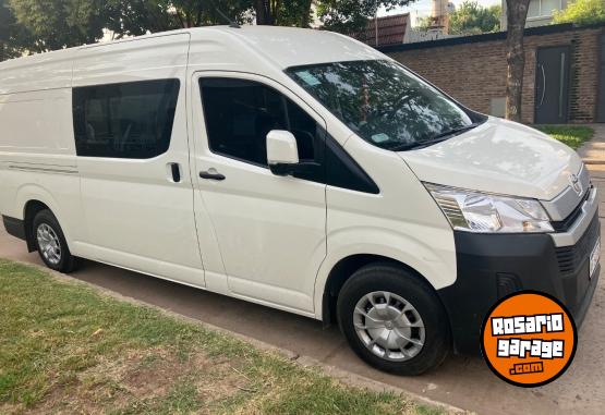 Utilitarios - Toyota Hiace 2022 Diesel 17000Km - En Venta