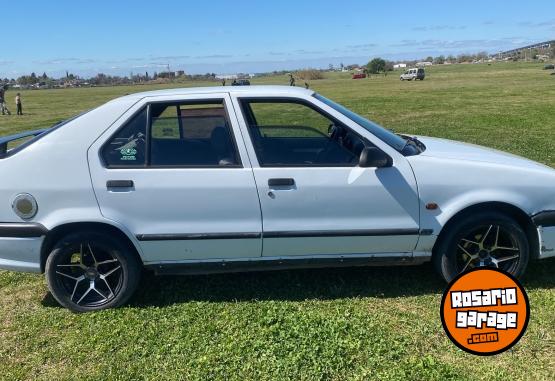 Autos - Renault 19 1995 Nafta 240000Km - En Venta