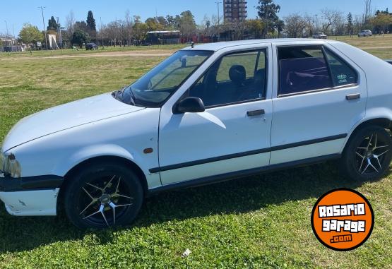 Autos - Renault 19 1995 Nafta 240000Km - En Venta