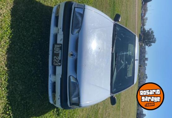Autos - Renault 19 1995 Nafta 240000Km - En Venta