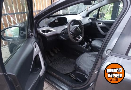 Autos - Peugeot 208 2018 Nafta 141400Km - En Venta