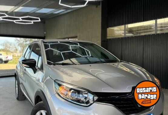 Autos - Renault CAPTUR 2017 Nafta 117000Km - En Venta