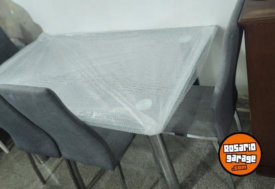 Hogar - Mesa comedor moderna vidrio templado patas cromadas - En Venta