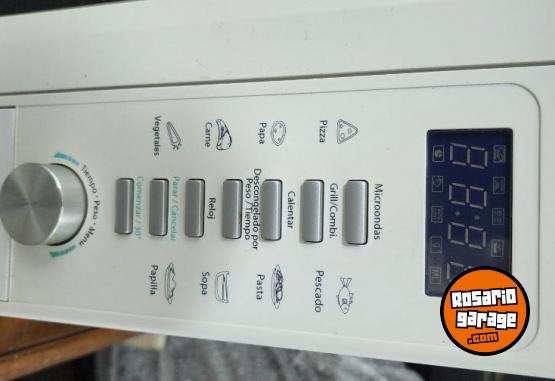Hogar - Mesa comedor moderna vidrio templado patas cromadas - En Venta