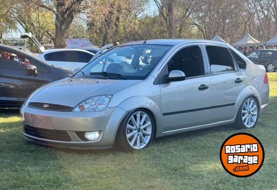 Autos - Ford Fiesta Max 2005 Nafta 114000Km - En Venta
