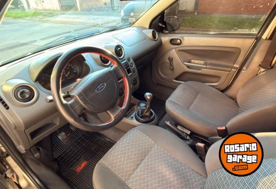 Autos - Ford Fiesta Max 2005 Nafta 114000Km - En Venta