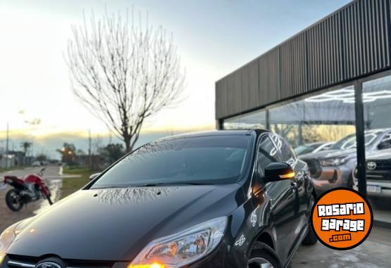Autos - Ford FOCUS SE PLUS 2014 Nafta 143000Km - En Venta