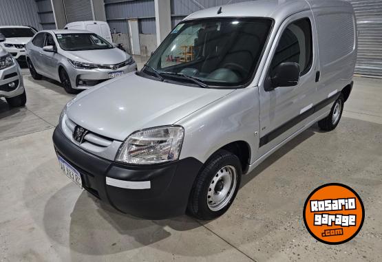 Utilitarios - Peugeot Partner furgon 2017 Diesel 100000Km - En Venta