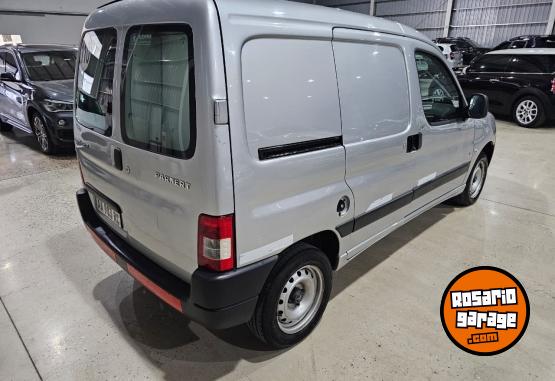 Utilitarios - Peugeot Partner furgon 2017 Diesel 100000Km - En Venta