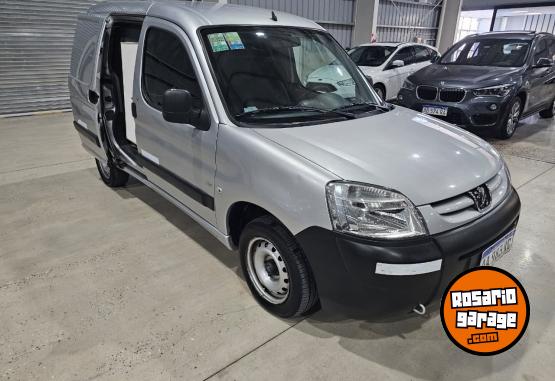 Utilitarios - Peugeot Partner furgon 2017 Diesel 100000Km - En Venta