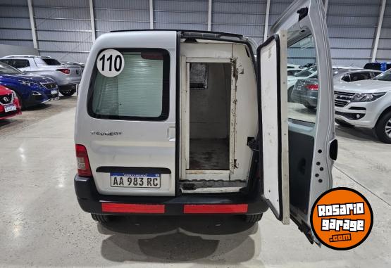 Utilitarios - Peugeot Partner furgon 2017 Diesel 100000Km - En Venta