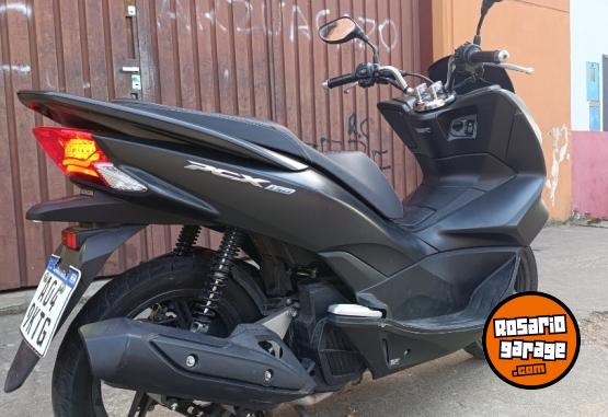 Motos - Honda Pcx 150 cc 2017 Nafta 13900Km - En Venta