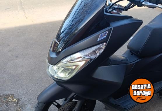 Motos - Honda Pcx 150 cc 2017 Nafta 13900Km - En Venta