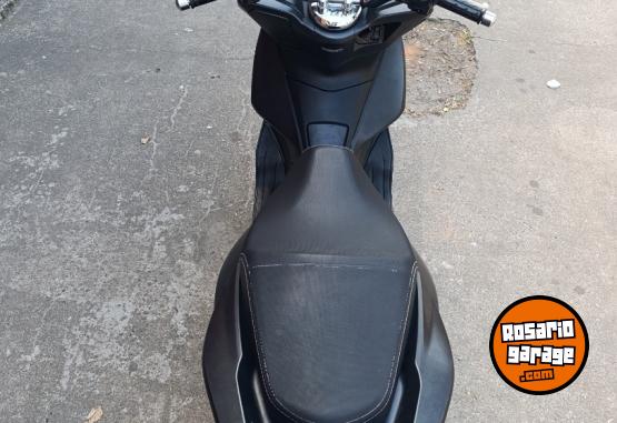 Motos - Honda Pcx 150 cc 2017 Nafta 13900Km - En Venta