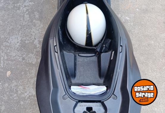 Motos - Honda Pcx 150 cc 2017 Nafta 13900Km - En Venta