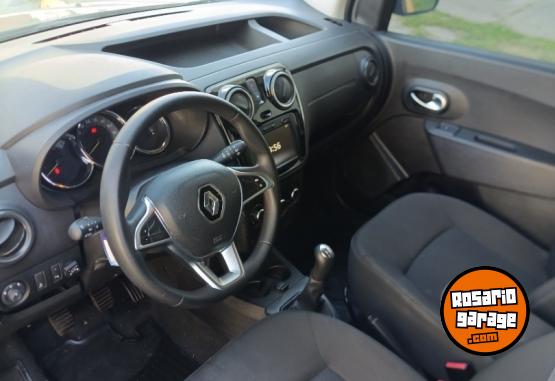 Utilitarios - Renault Kangoo 2022 GNC 83000Km - En Venta