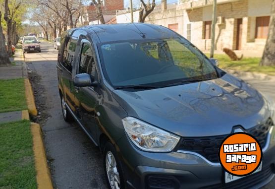 Utilitarios - Renault Kangoo 2022 GNC 83000Km - En Venta