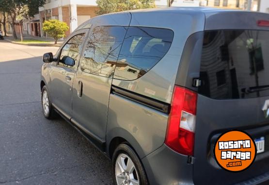 Utilitarios - Renault Kangoo 2022 GNC 83000Km - En Venta