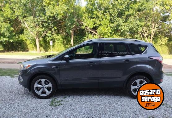 Camionetas - Ford KUGA 2017 Nafta 120000Km - En Venta