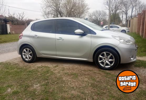 Autos - Peugeot 208 Allure 2014 Nafta 149000Km - En Venta
