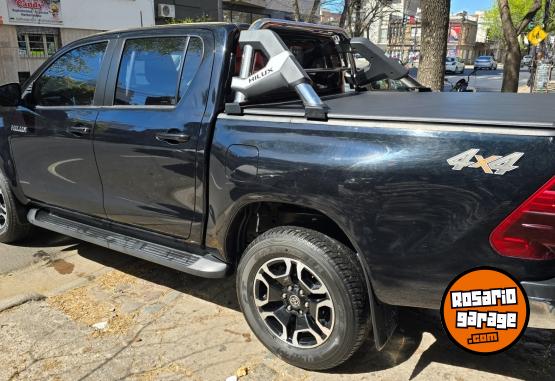 Camionetas - Toyota hilux SRV 4x4 2022 Diesel 69000Km - En Venta