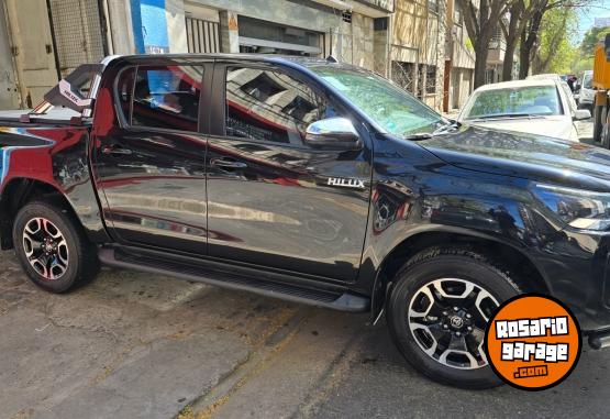 Camionetas - Toyota hilux SRV 4x4 2022 Diesel 69000Km - En Venta