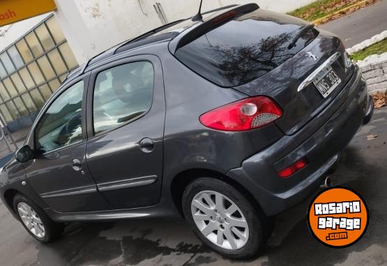 Autos - Peugeot 207 2013 Nafta 127000Km - En Venta