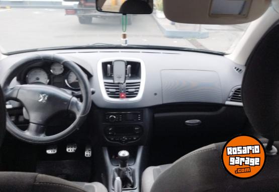 Autos - Peugeot 207 2013 Nafta 127000Km - En Venta