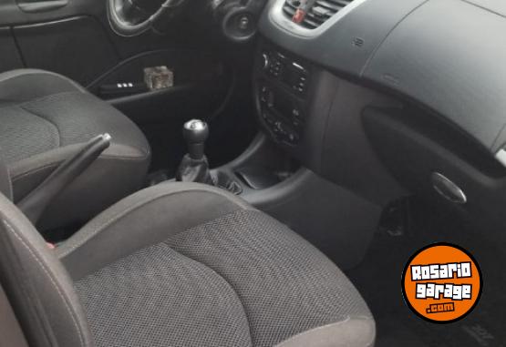 Autos - Peugeot 207 2013 Nafta 127000Km - En Venta