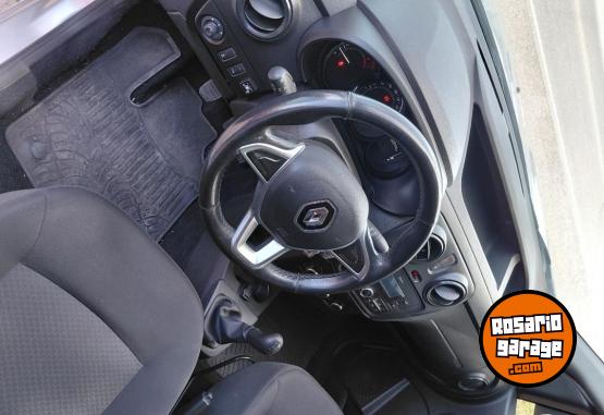 Utilitarios - Renault Kangoo Mixta 2022 Nafta 58000Km - En Venta