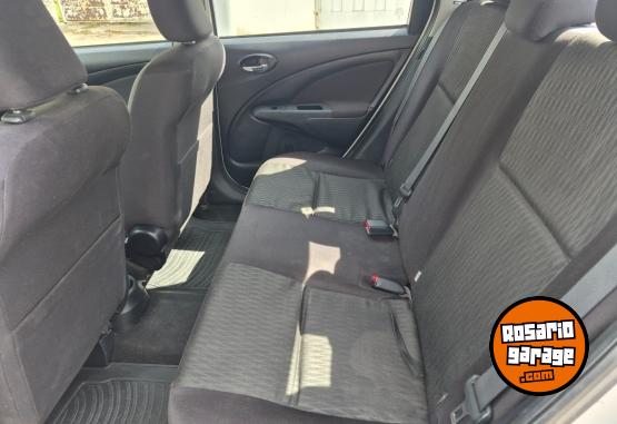 Autos - Toyota Etios xs sedan 2016 Nafta 200000Km - En Venta