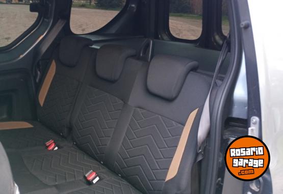 Utilitarios - Renault Stepway 2024 Nafta 18900Km - En Venta