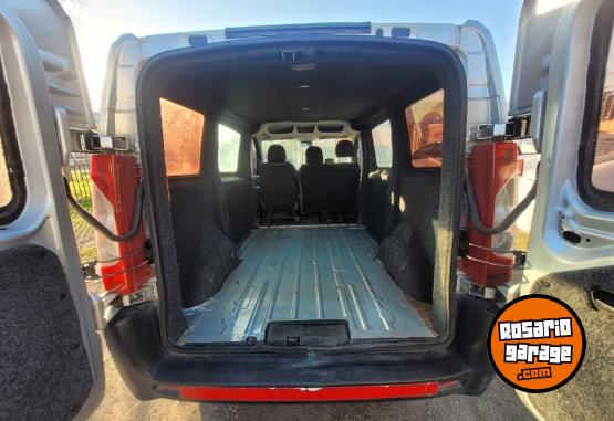 Utilitarios - Peugeot Expert 2014 Diesel 250000Km - En Venta