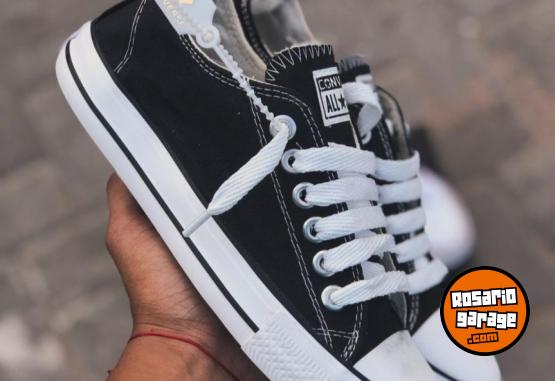 Indumentaria - Zapatillas Converse... últimas! - En Venta