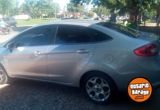 Autos - Ford Fiesta kinetic 2011 Nafta 139000Km - En Venta