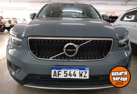 Camionetas - Volvo XC40 T4 FWD MOMENTUN 2022 Nafta 33000Km - En Venta