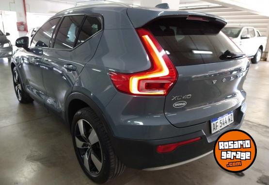 Camionetas - Volvo XC40 T4 FWD MOMENTUN 2022 Nafta 33000Km - En Venta