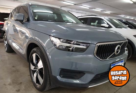 Camionetas - Volvo XC40 T4 FWD MOMENTUN 2022 Nafta 33000Km - En Venta