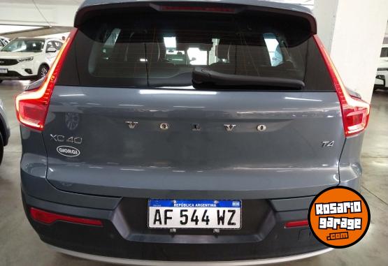 Camionetas - Volvo XC40 T4 FWD MOMENTUN 2022 Nafta 33000Km - En Venta