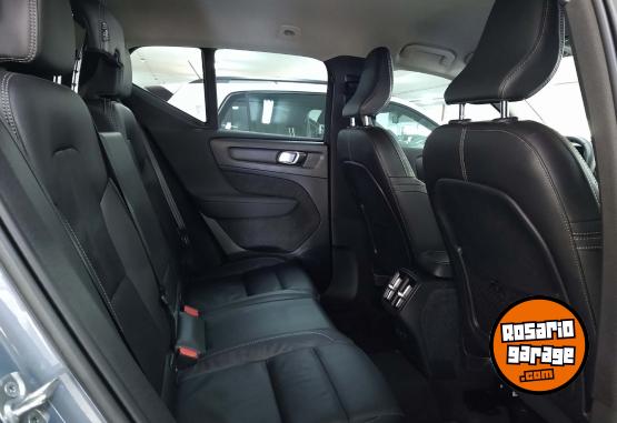 Camionetas - Volvo XC40 T4 FWD MOMENTUN 2022 Nafta 33000Km - En Venta