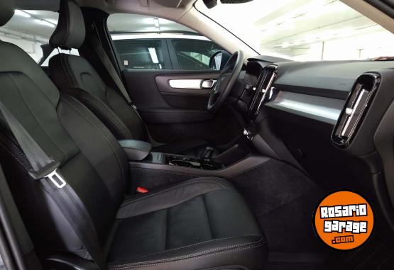 Camionetas - Volvo XC40 T4 FWD MOMENTUN 2022 Nafta 33000Km - En Venta