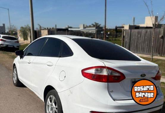 Autos - Ford FIESTA KINETIC 2014 GNC 98000Km - En Venta