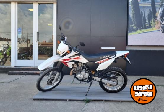 Motos - Honda TORNADO 250 2023 Nafta 9517Km - En Venta